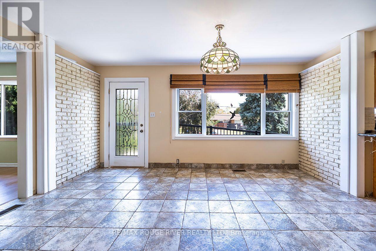 184 Garrard Road Property Photo 13