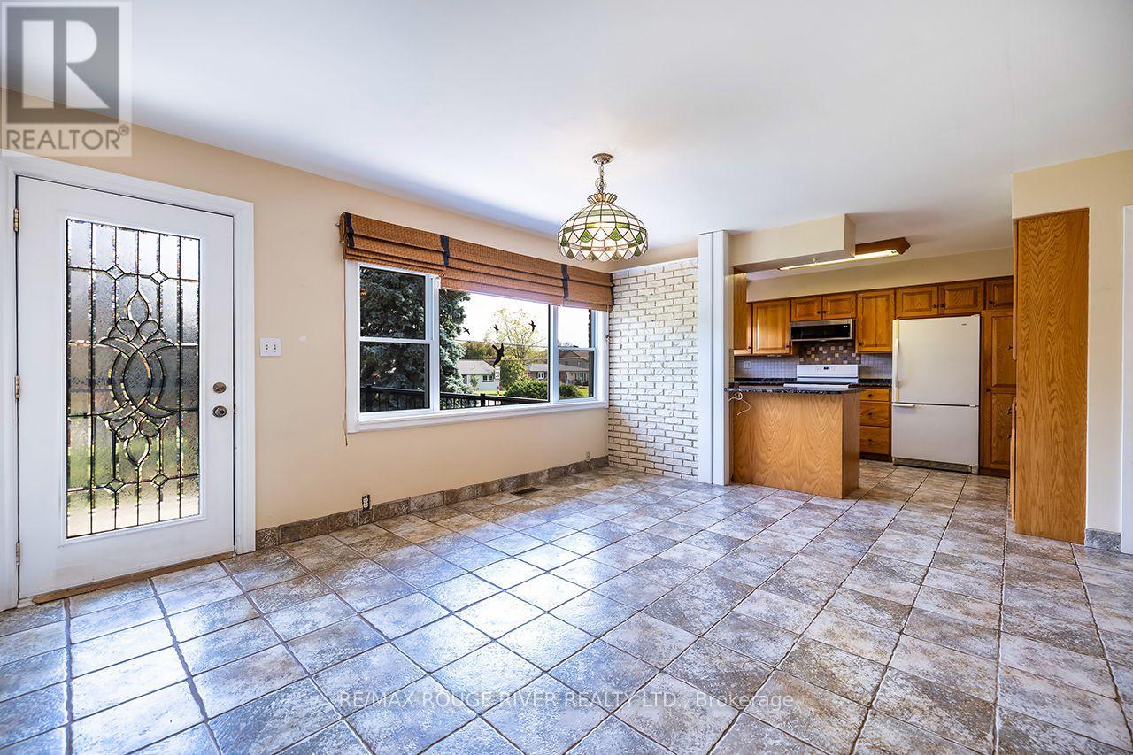 184 Garrard Road Property Photo 14