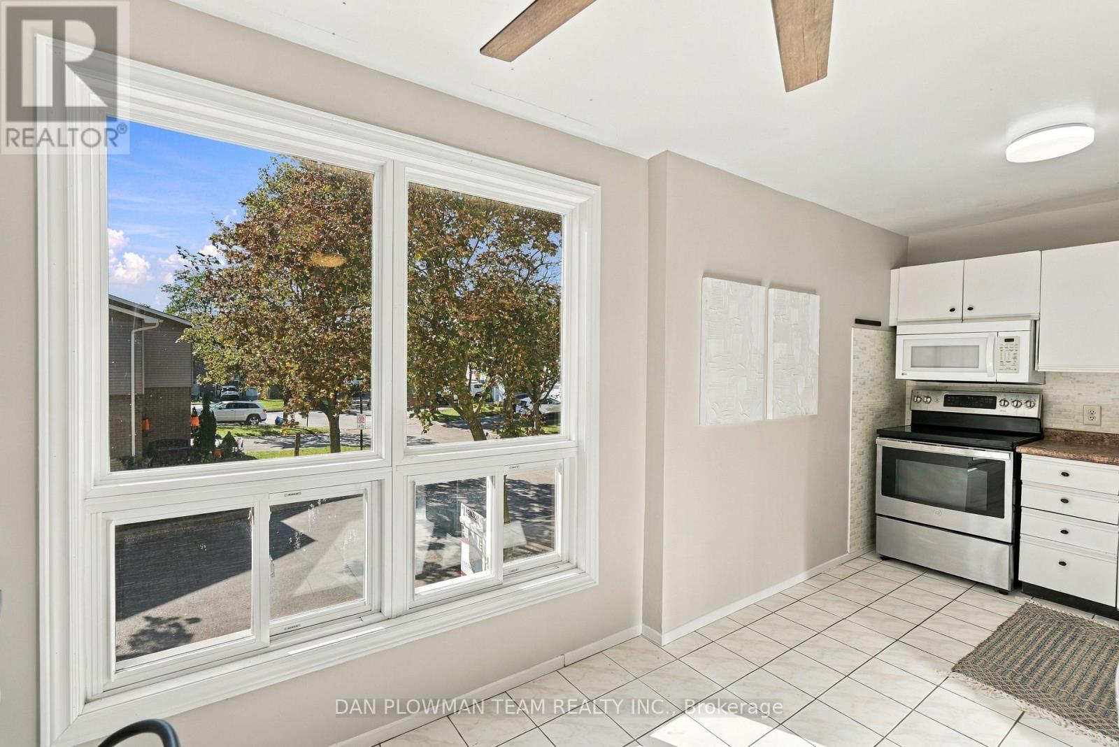81 - 1133 Ritson Road N Property Photo 13