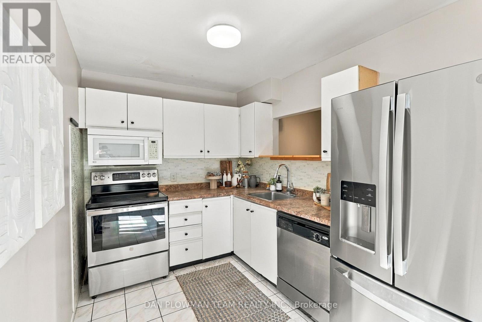 81 - 1133 Ritson Road N Property Photo 15