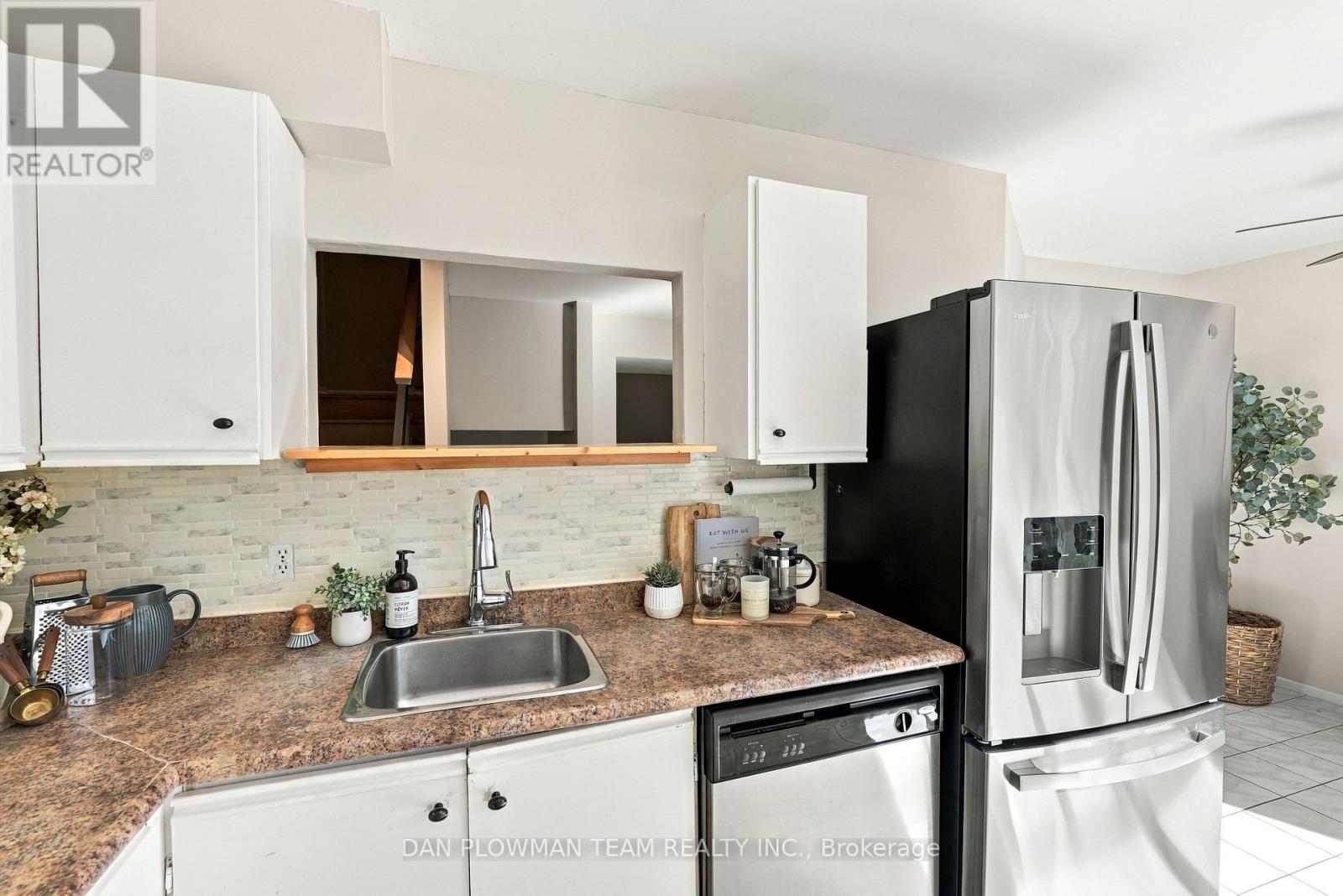 81 - 1133 Ritson Road N Property Photo 16