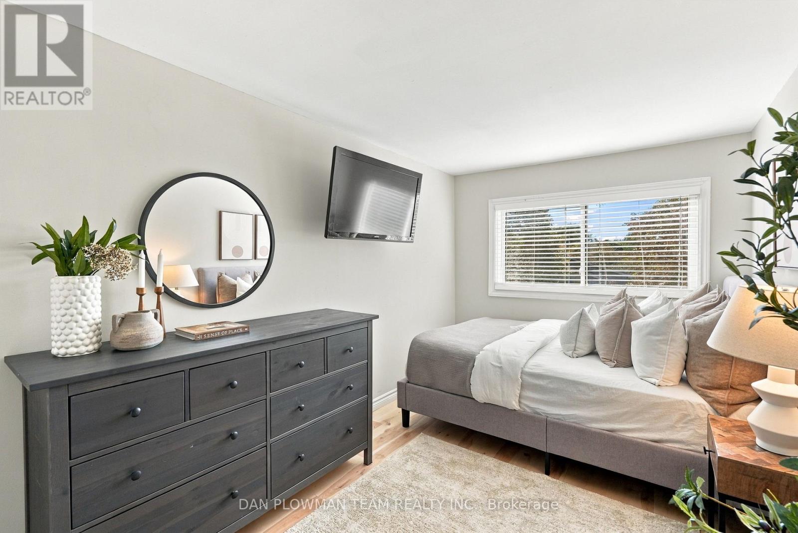 81 - 1133 Ritson Road N Property Photo 25