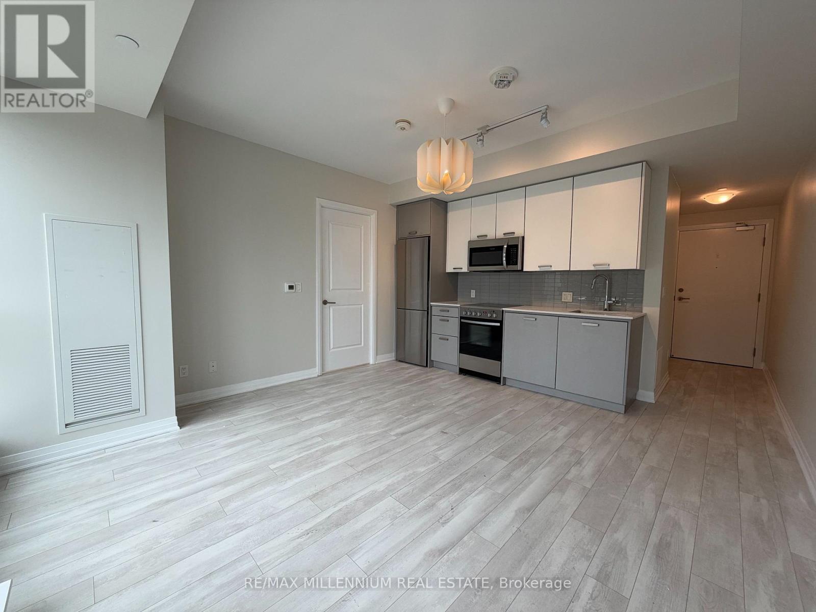 608 - 1630 QUEEN STREET E Property Photo 1