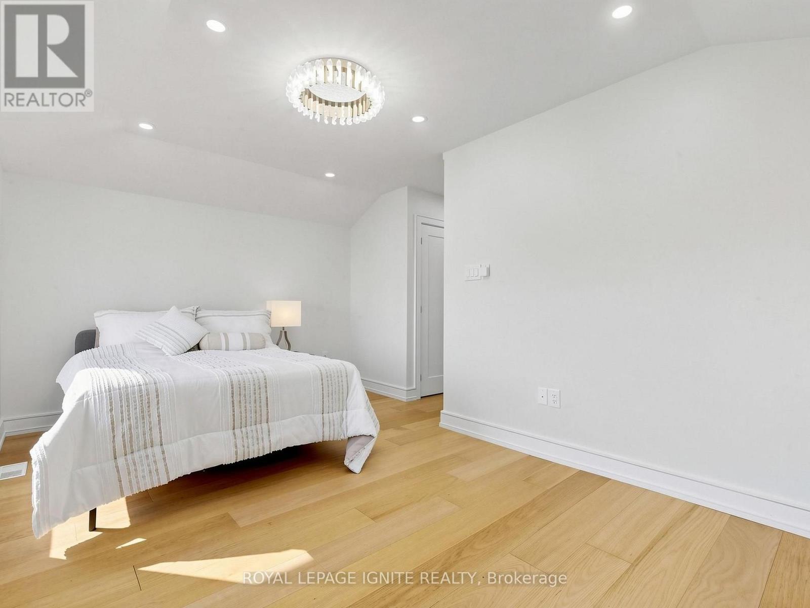 52a Robinson Avenue Property Photo 29