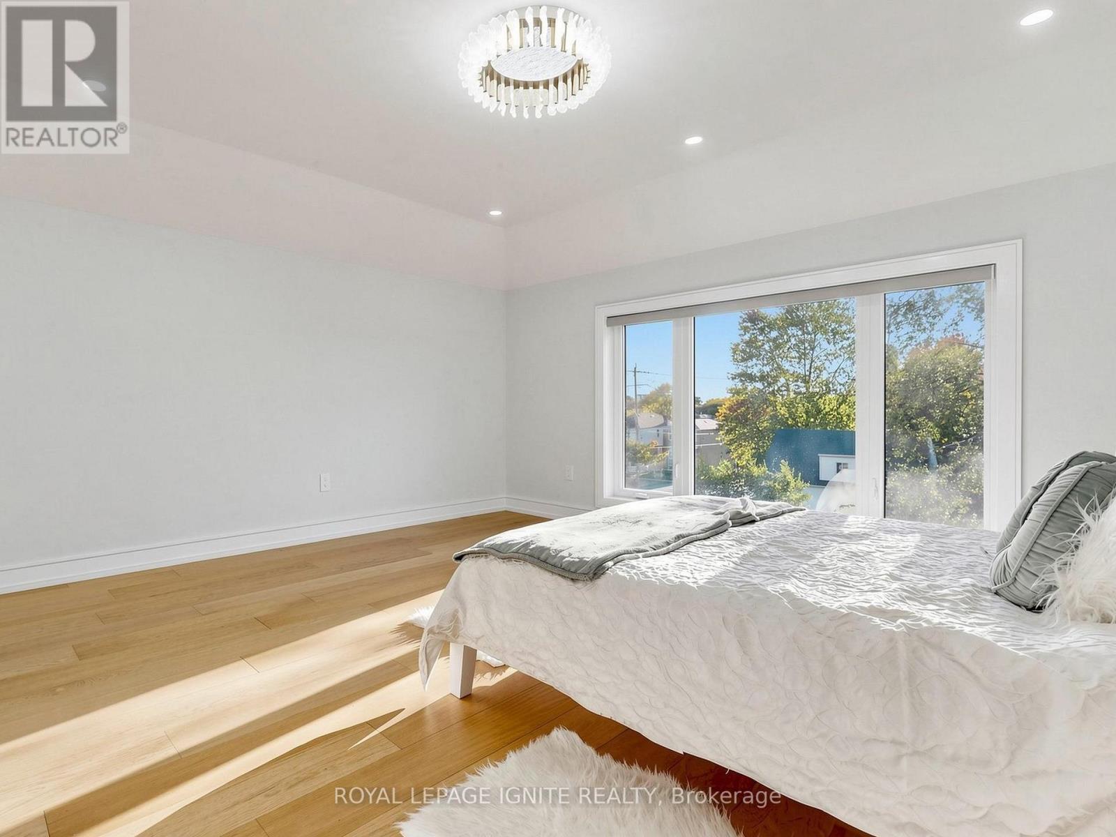 52a Robinson Avenue Property Photo 33