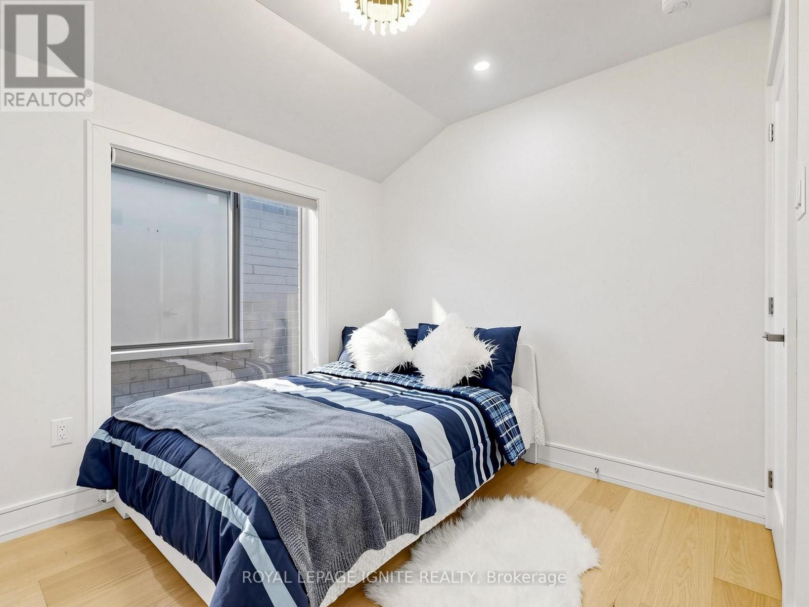 52a Robinson Avenue Property Photo 37