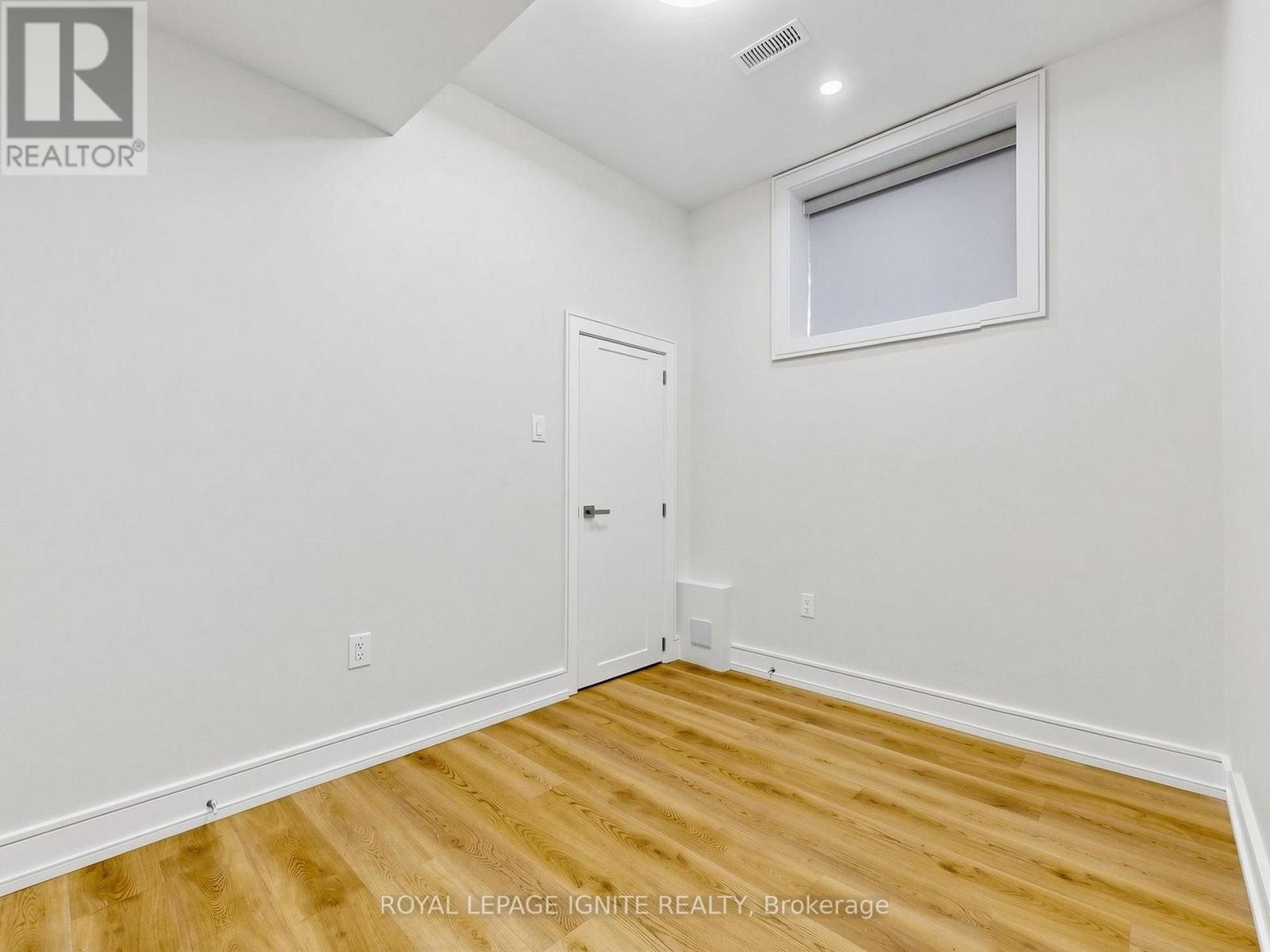 52a Robinson Avenue Property Photo 42