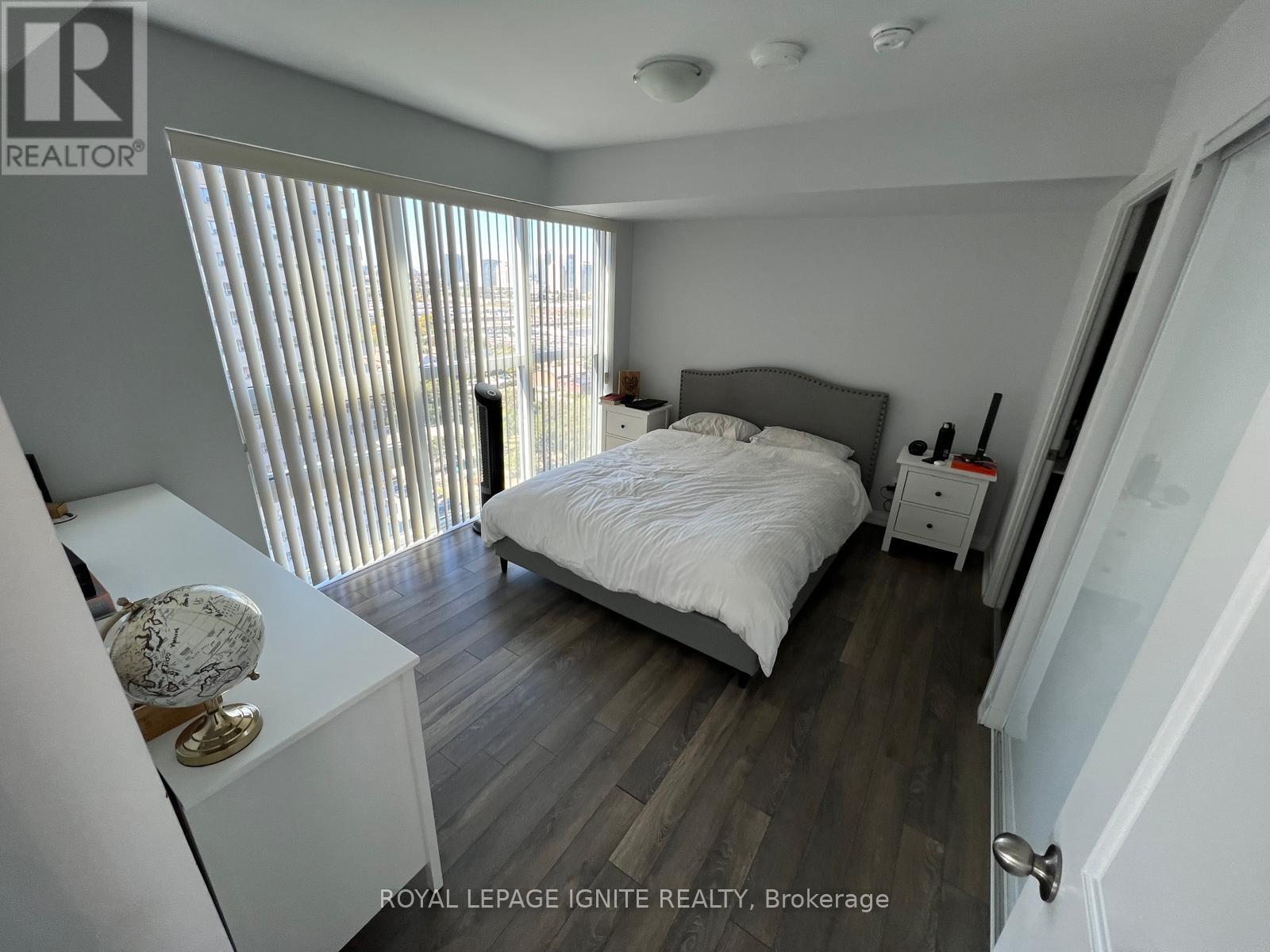 1502 - 30 Meadowglen Place Property Photo 8