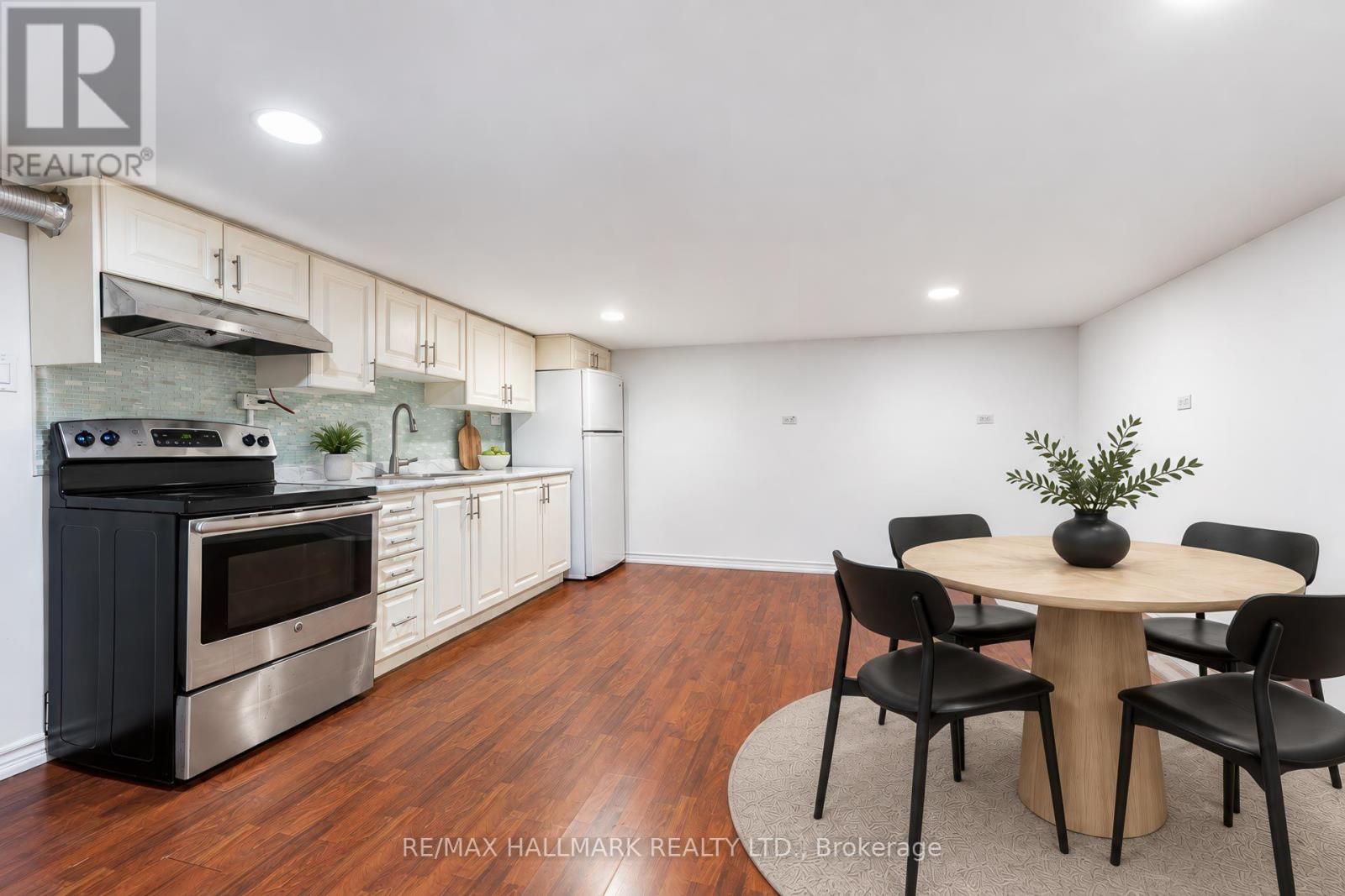 14 Saunders Road Property Photo 18