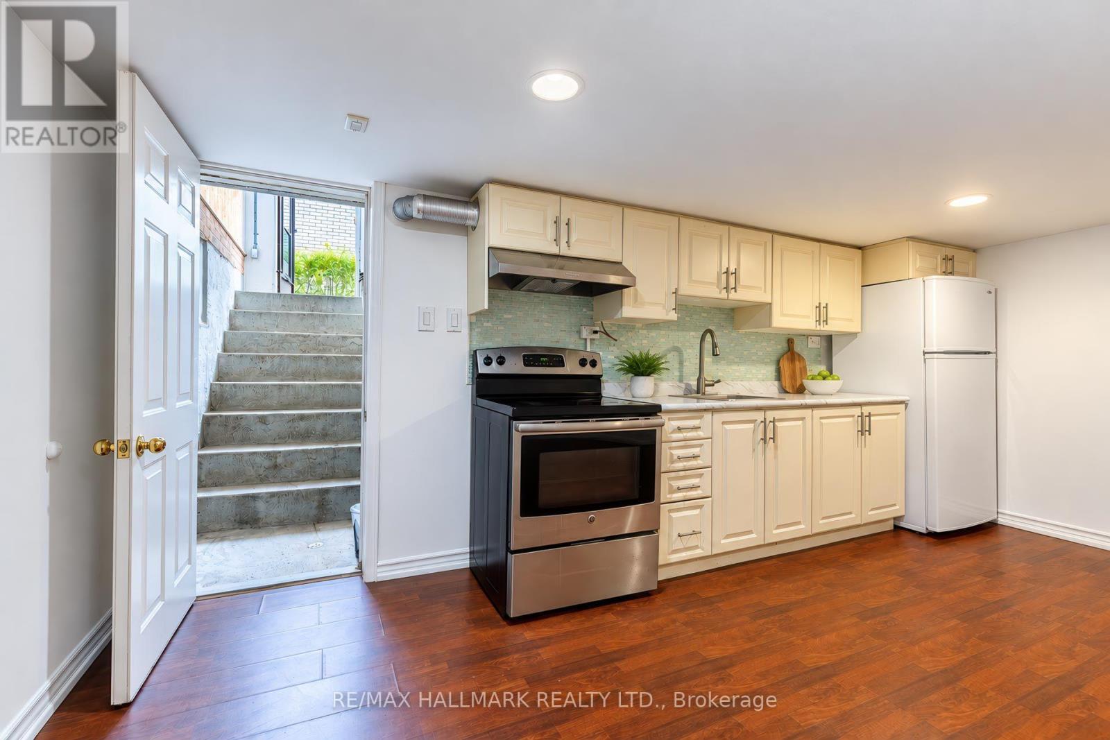 14 Saunders Road Property Photo 19