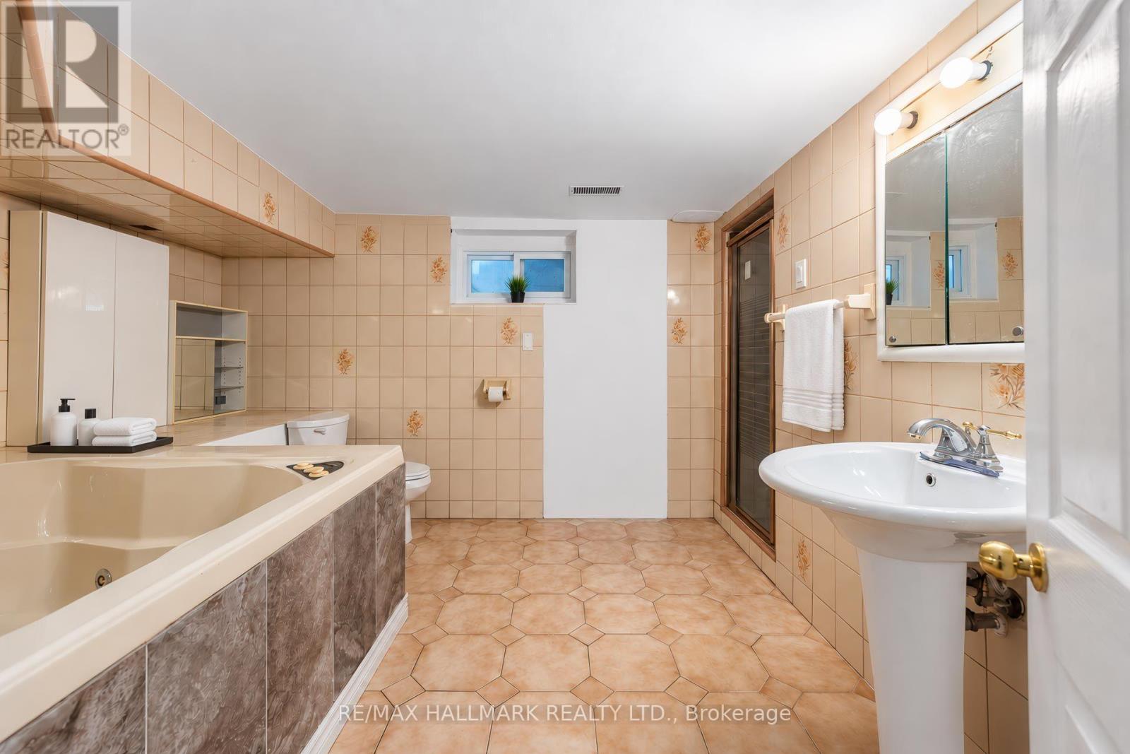 14 Saunders Road Property Photo 21