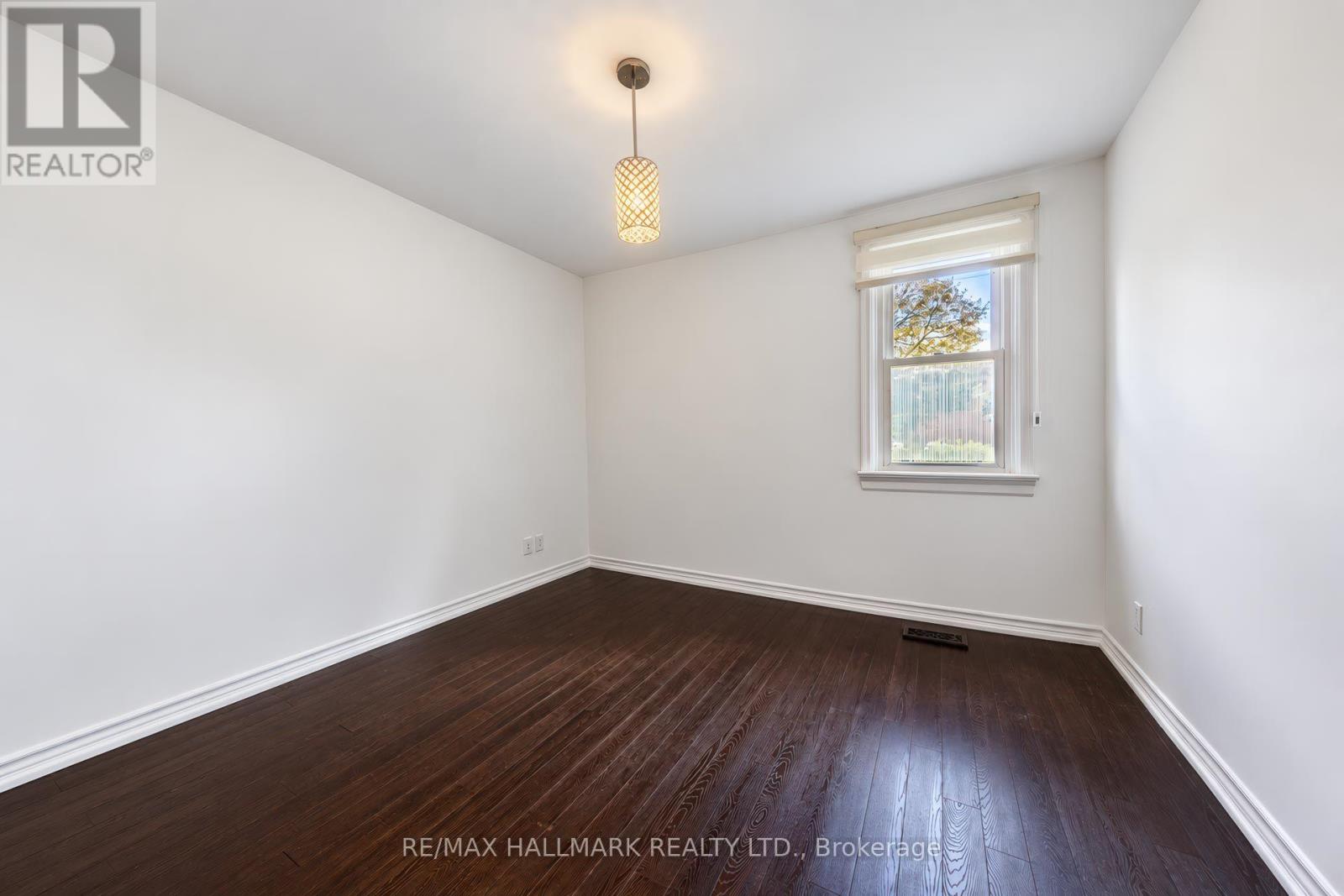 14 Saunders Road Property Photo 28
