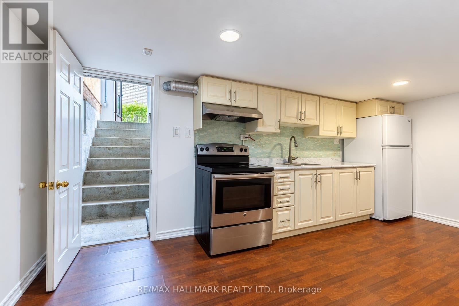 14 Saunders Road Property Photo 33