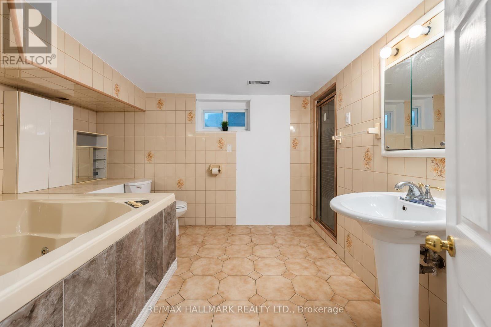 14 Saunders Road Property Photo 35