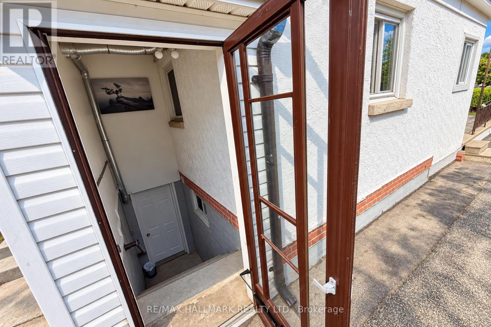 14 Saunders Road Property Photo 38