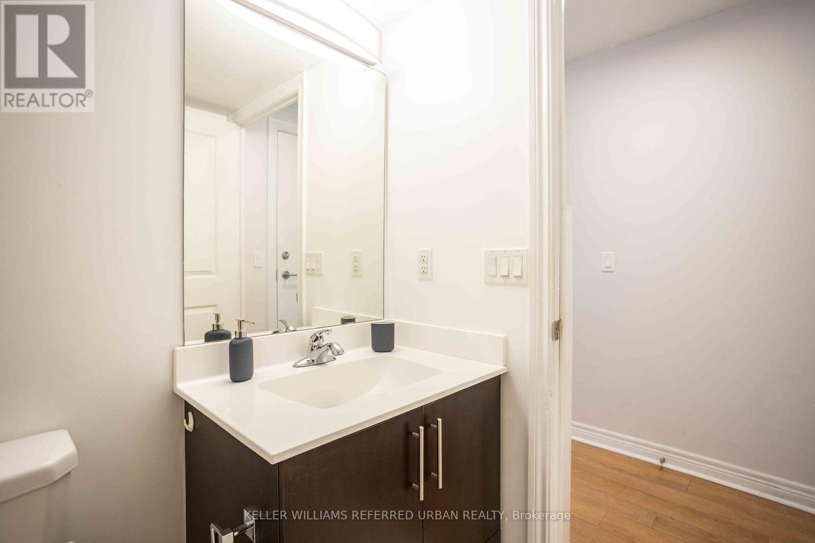 1107 - 50 Town Centre Court Property Photo 11