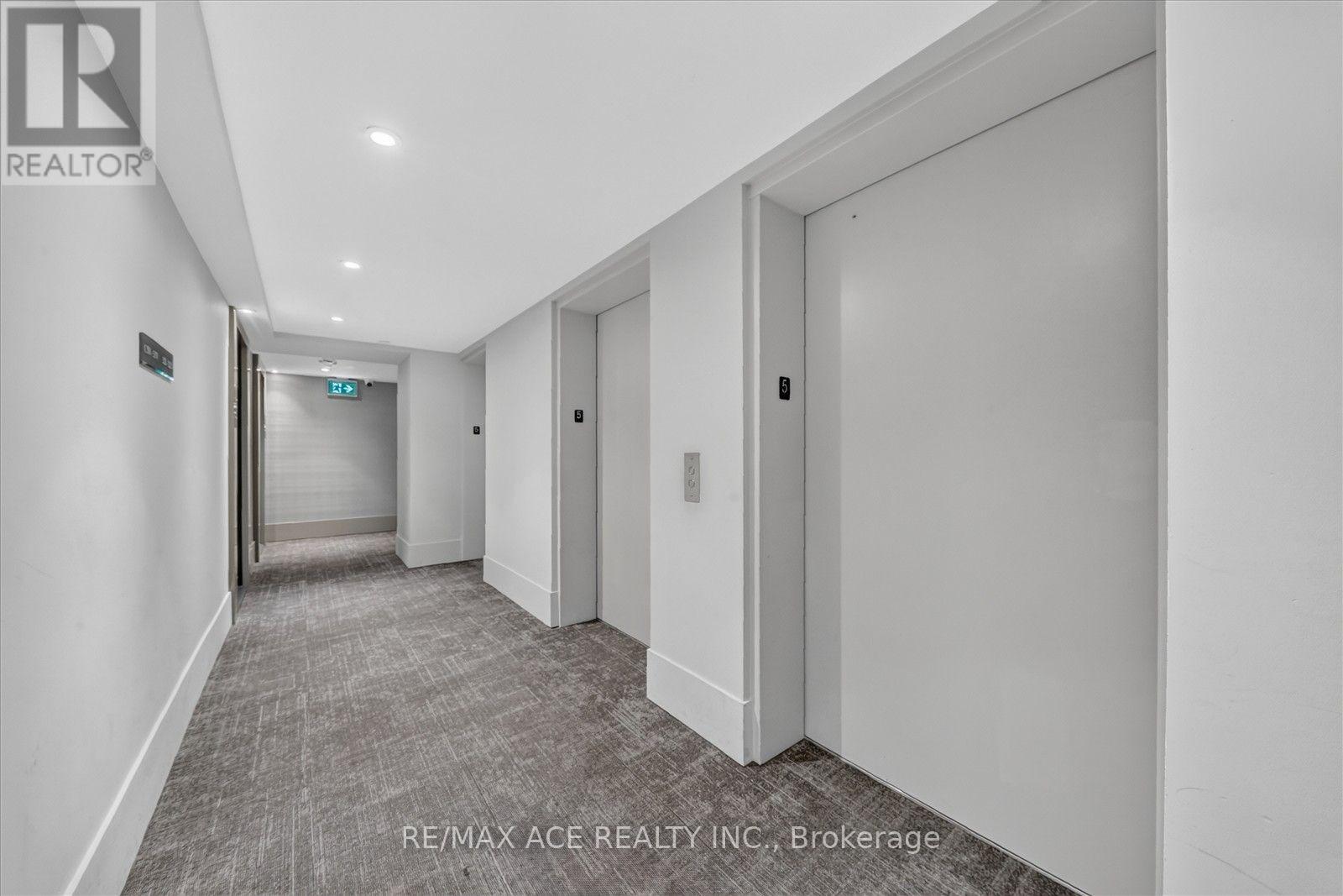 515 - 2033 Kennedy Road Property Photo 6