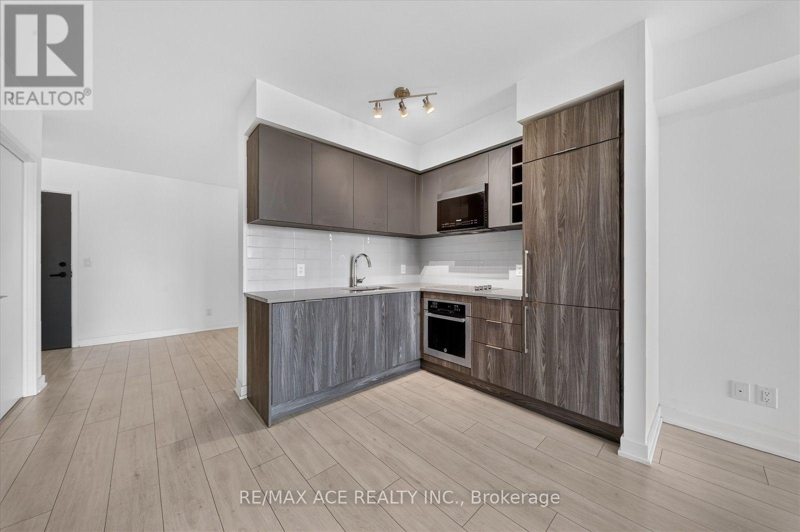515 - 2033 Kennedy Road Property Photo 15