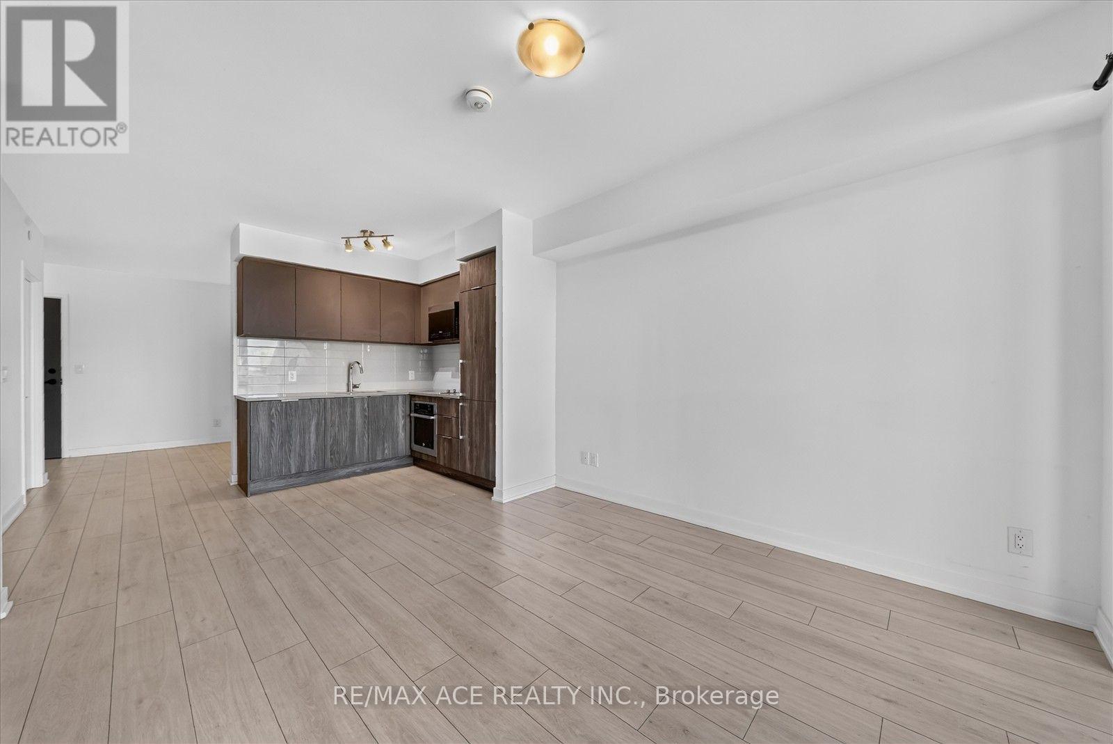 515 - 2033 Kennedy Road Property Photo 19