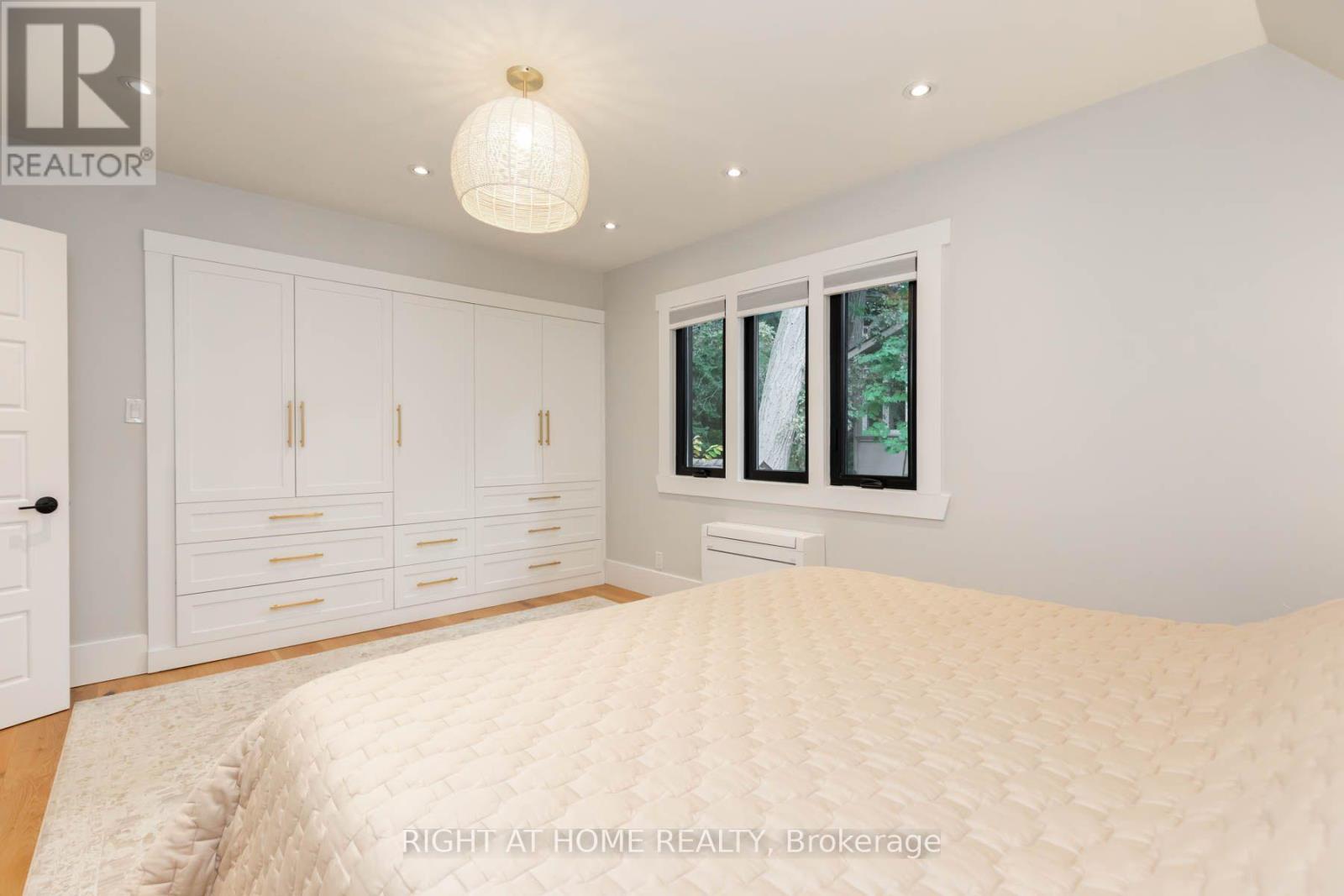 16 Pine Crescent Property Photo 20
