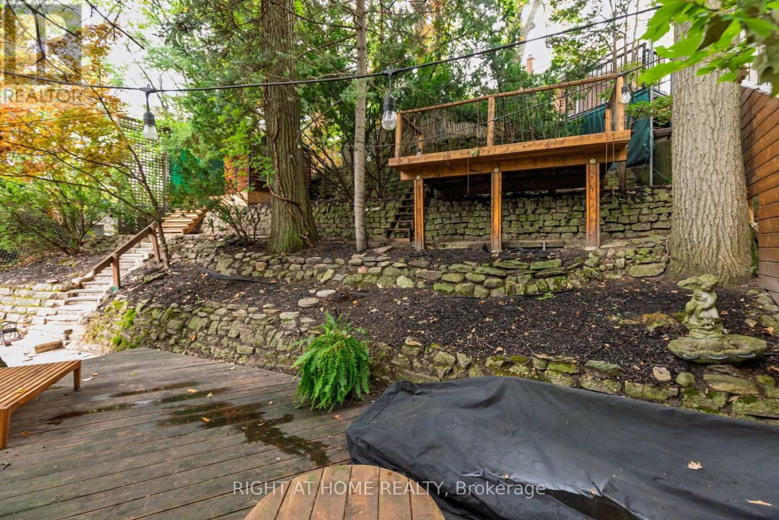 16 Pine Crescent Property Photo 41