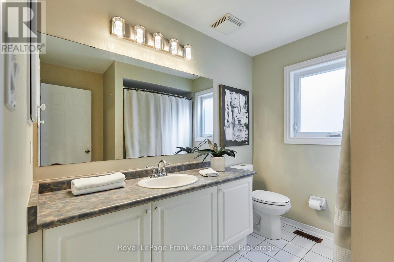 78 Beachgrove Crescent Property Photo 27