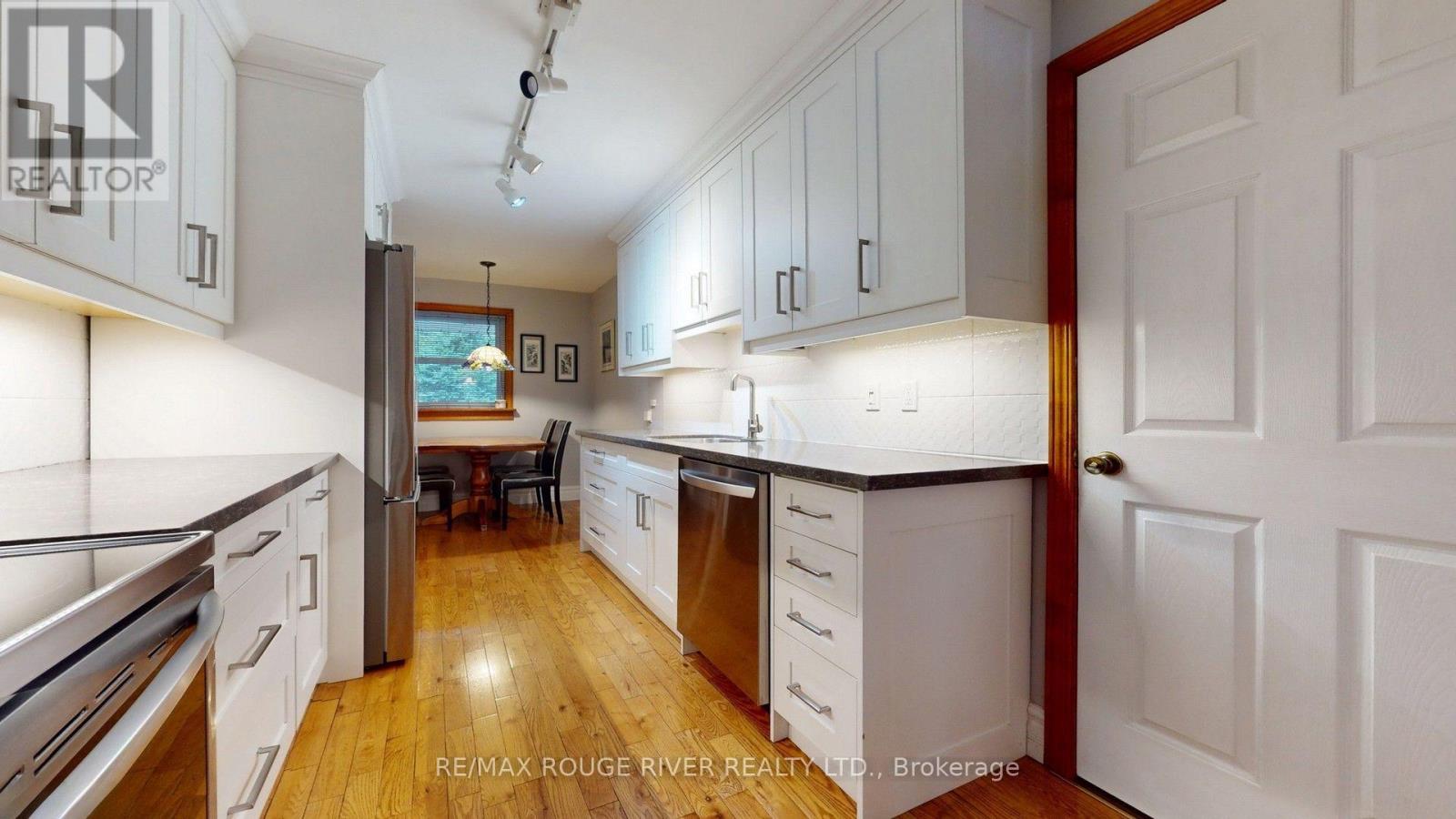 37 Acland Crescent Property Photo 8