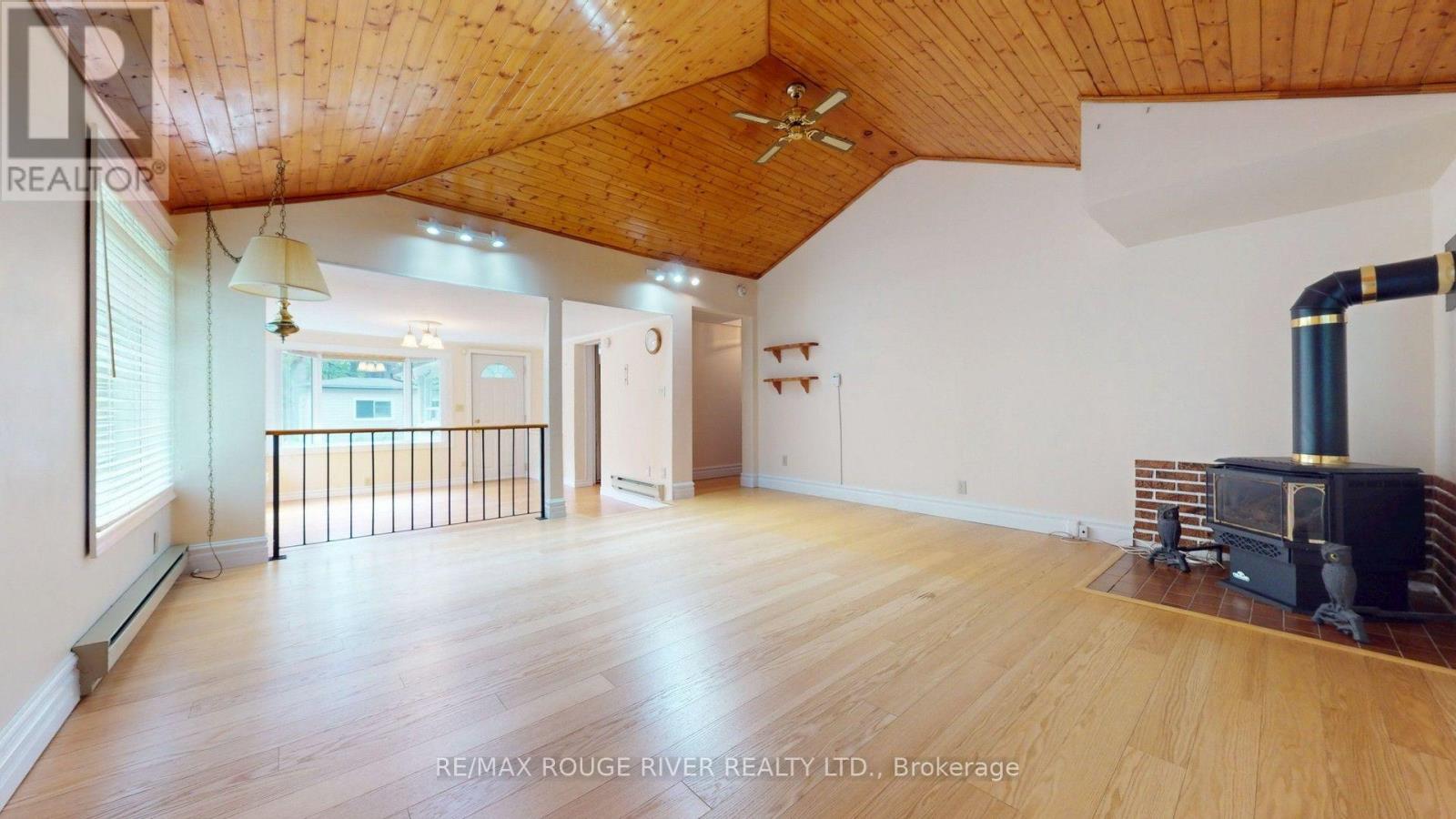 37 Acland Crescent Property Photo 18