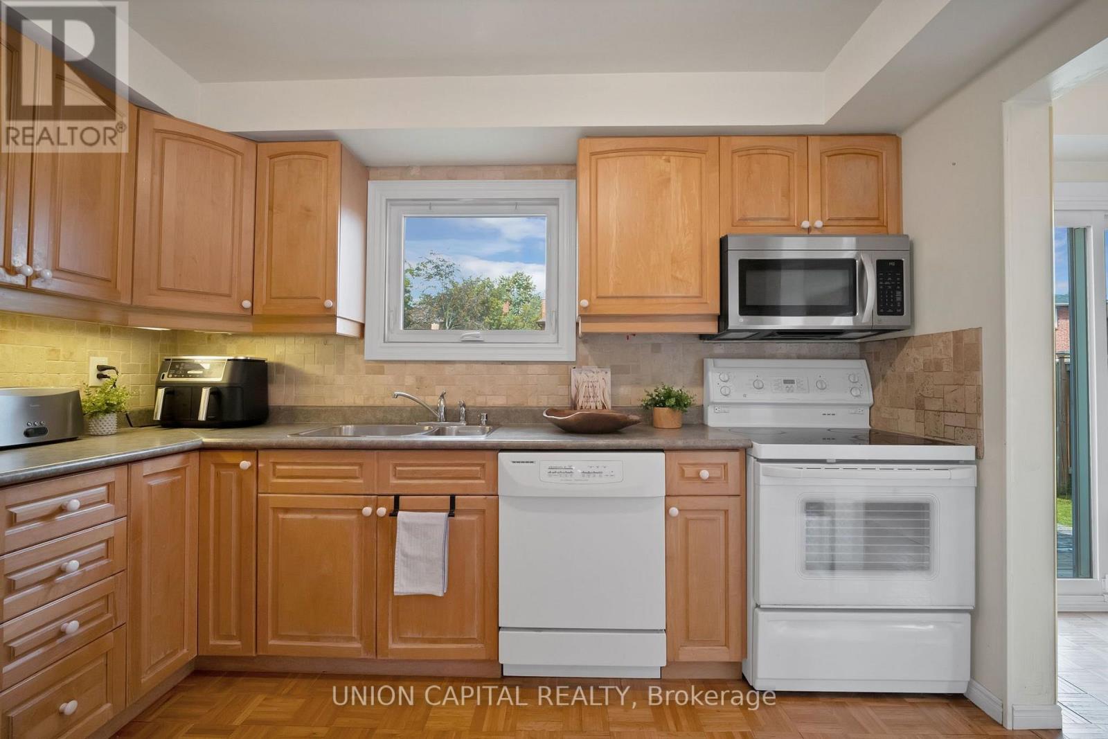 73 Humphrey Drive Property Photo 13