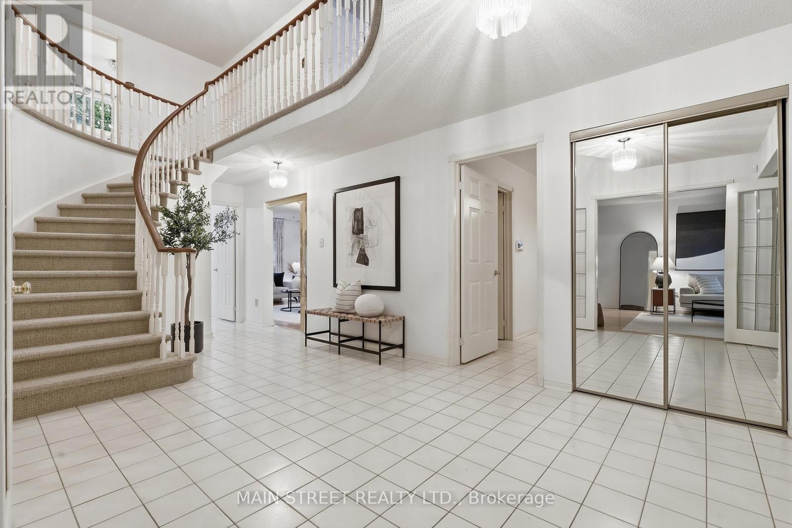 95 Whistling Hills Drive Property Photo 3
