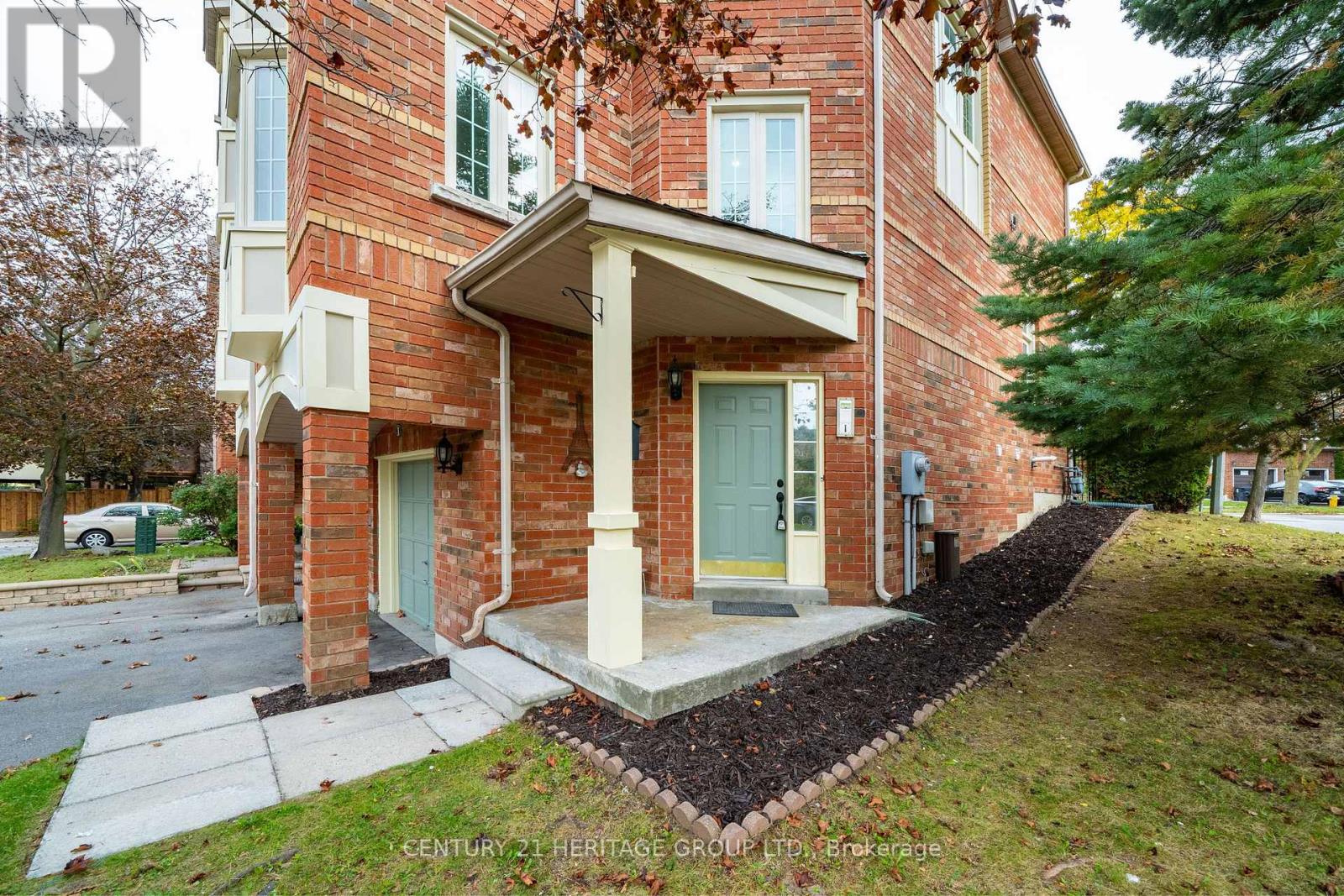 1 - 1 Guildpark Pathway Property Photo 2