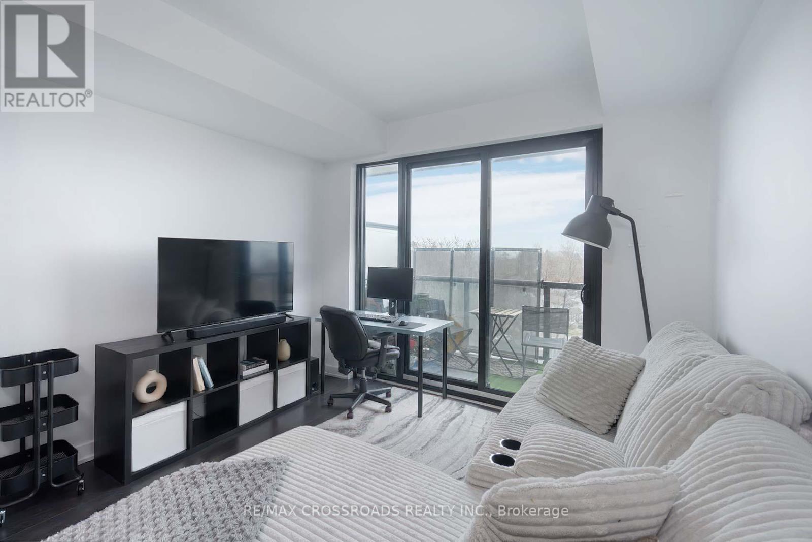 628 - 2799 Kingston Road Property Photo 10