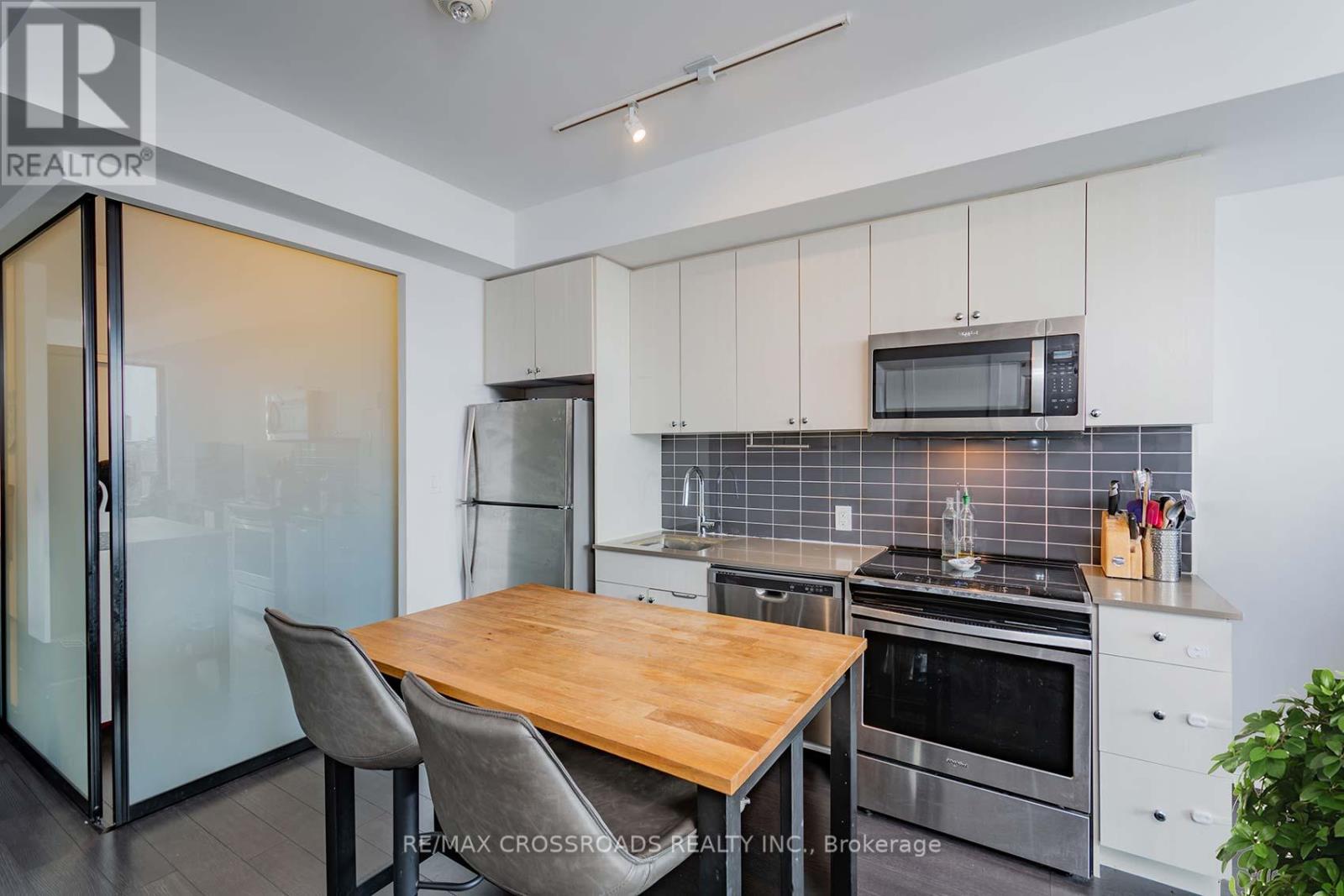 628 - 2799 Kingston Road Property Photo 18