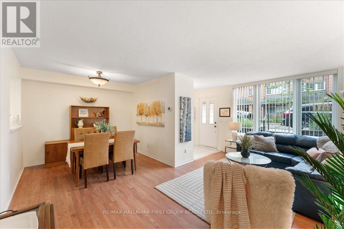 607 - 1400 The Esplanade N Property Photo 6