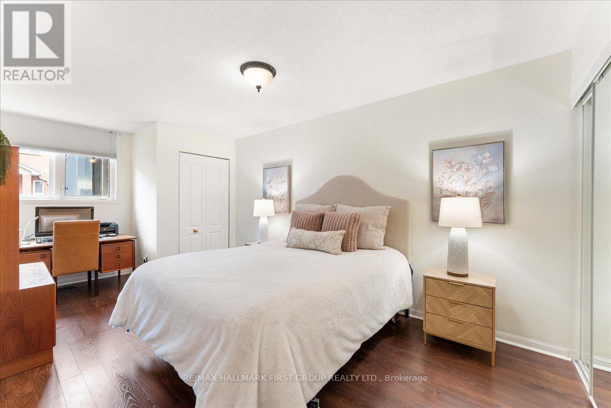607 - 1400 The Esplanade N Property Photo 14