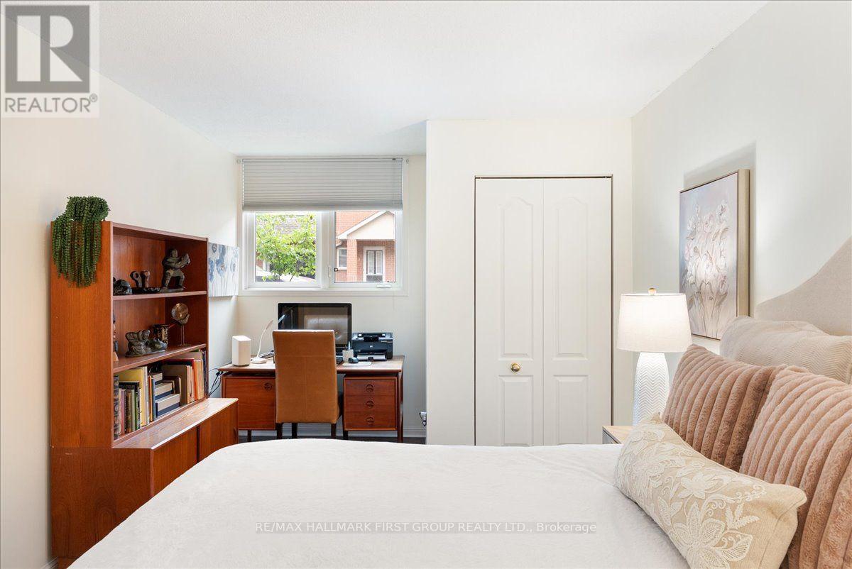 607 - 1400 The Esplanade N Property Photo 15