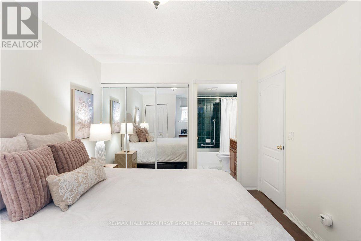 607 - 1400 The Esplanade N Property Photo 16