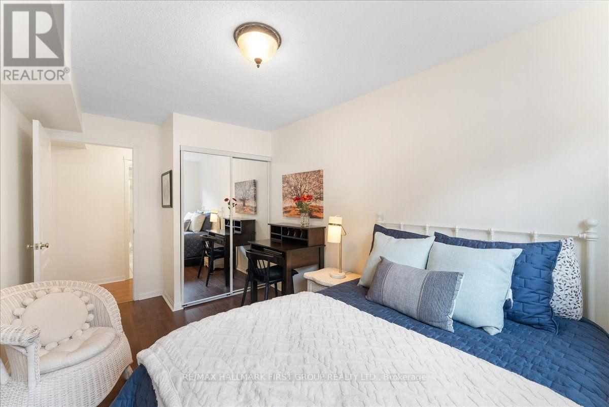 607 - 1400 The Esplanade N Property Photo 19