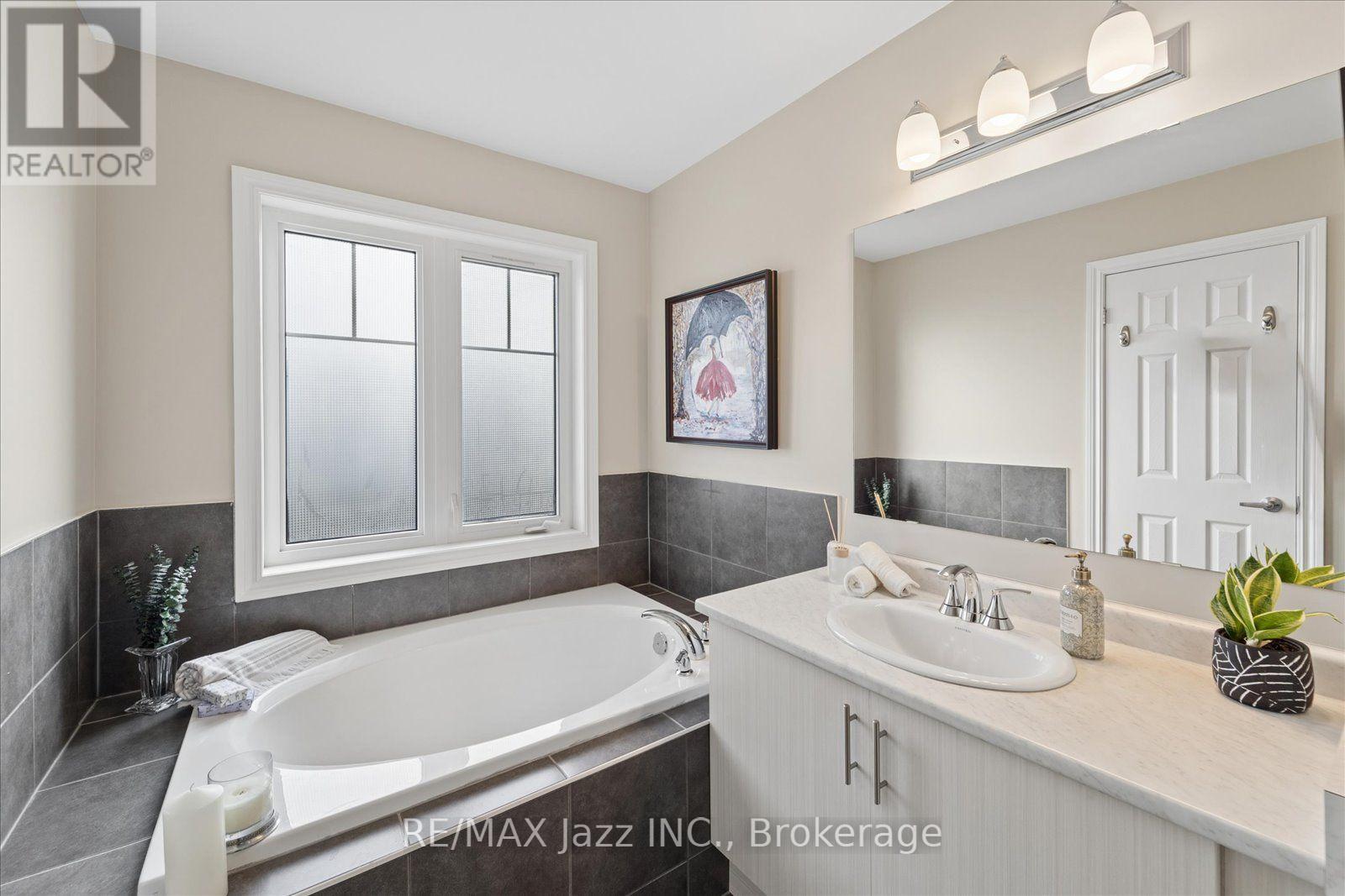 61 Great Gabe Crescent Property Photo 20