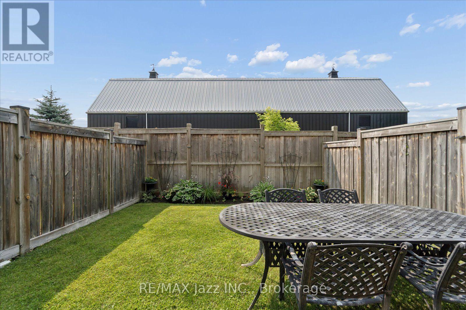 61 Great Gabe Crescent Property Photo 27