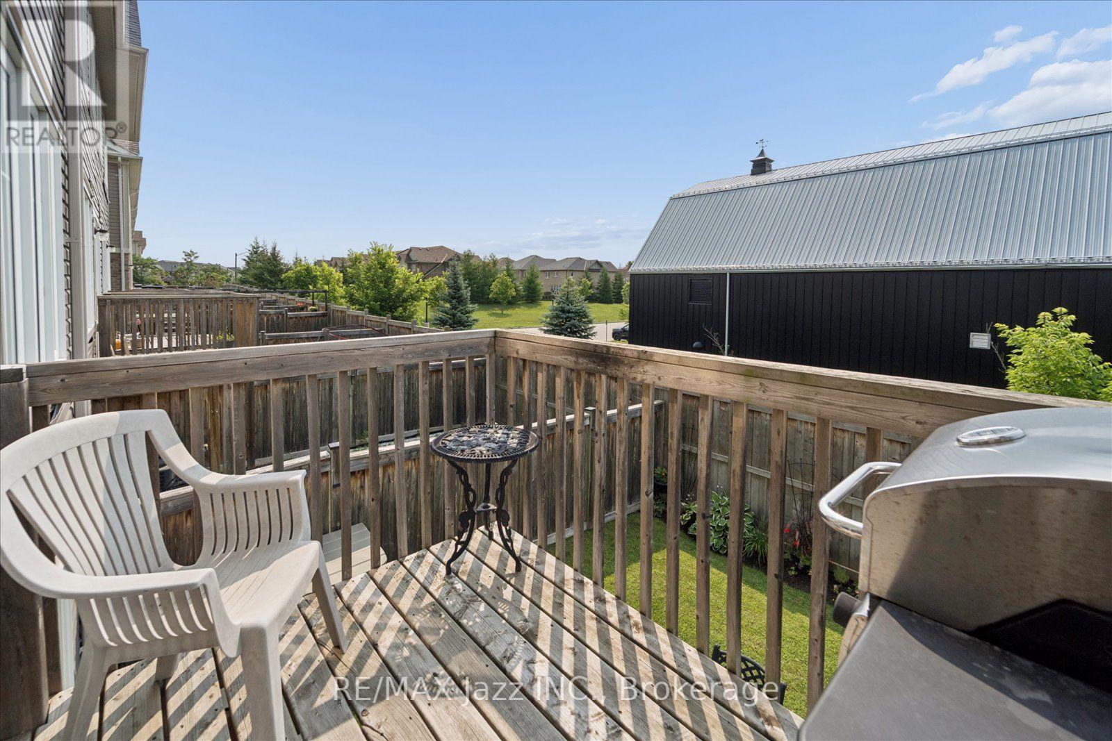 61 Great Gabe Crescent Property Photo 31