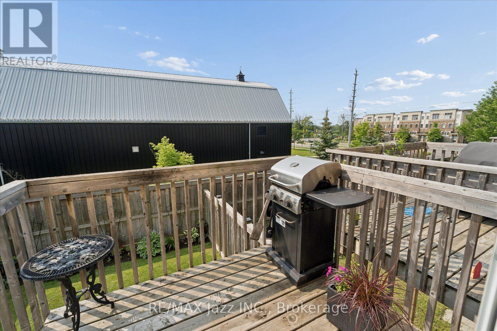 61 Great Gabe Crescent Property Photo 32