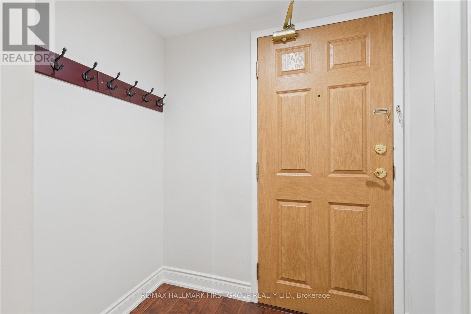 206 - 2 Westney Road N Property Photo 4