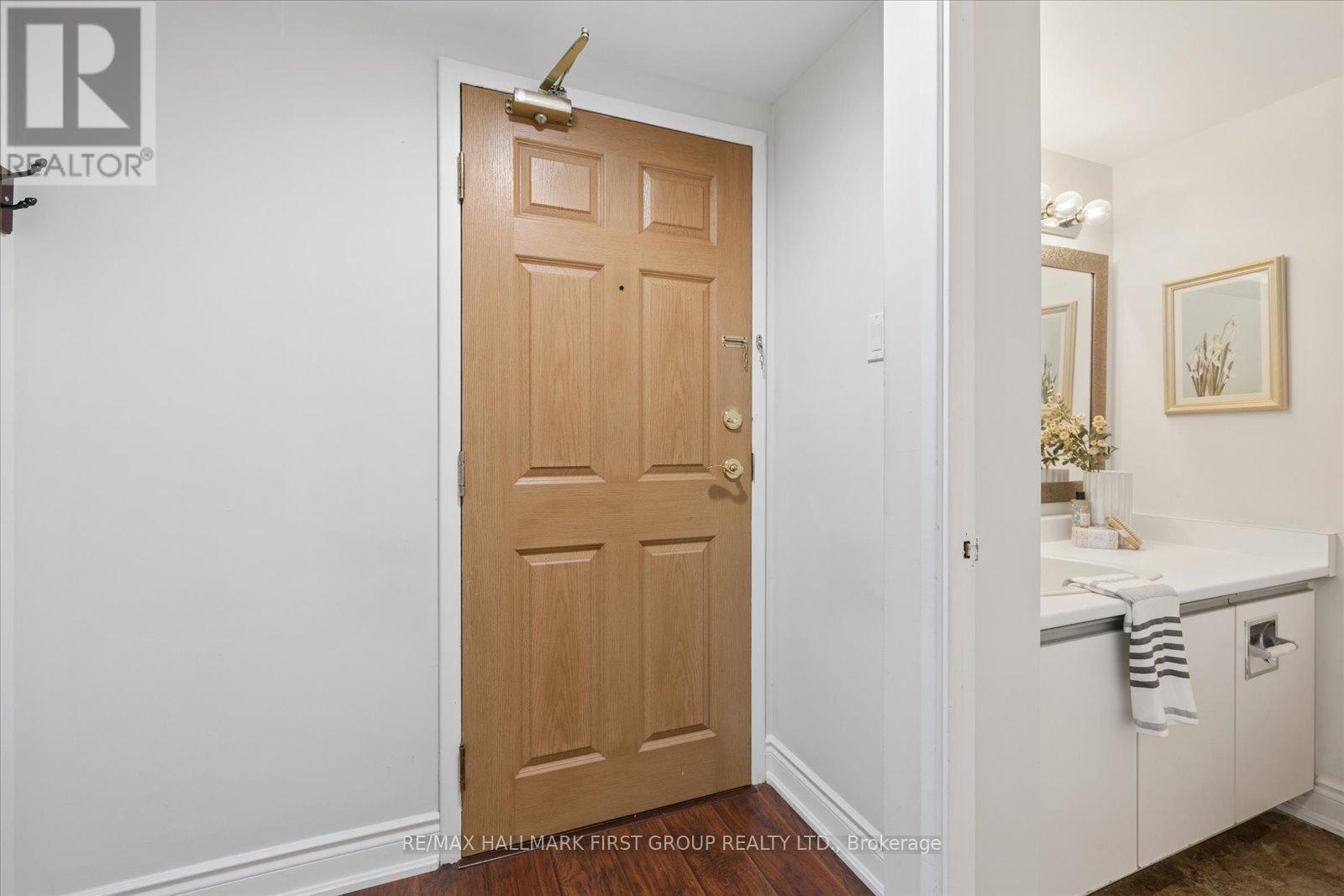 206 - 2 Westney Road N Property Photo 19