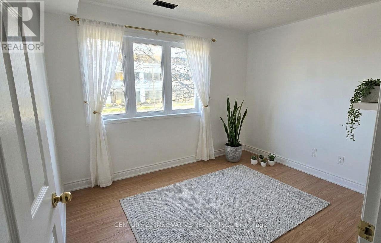 1003 - 19 Rosebank Drive Property Photo 9