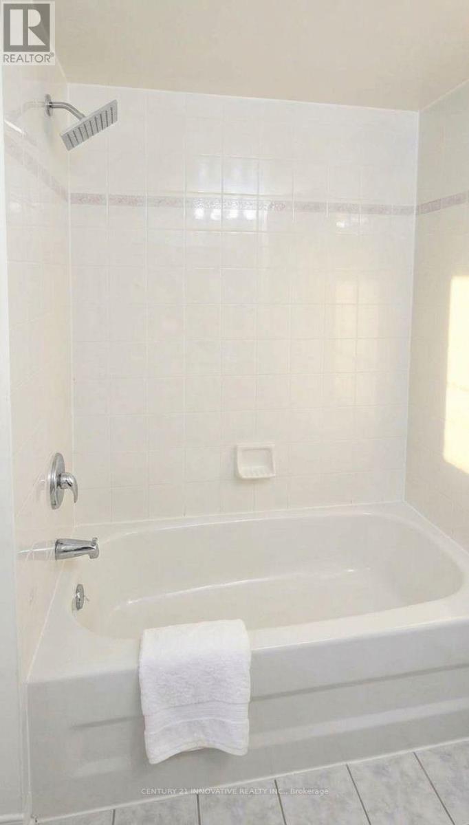 1003 - 19 Rosebank Drive Property Photo 11