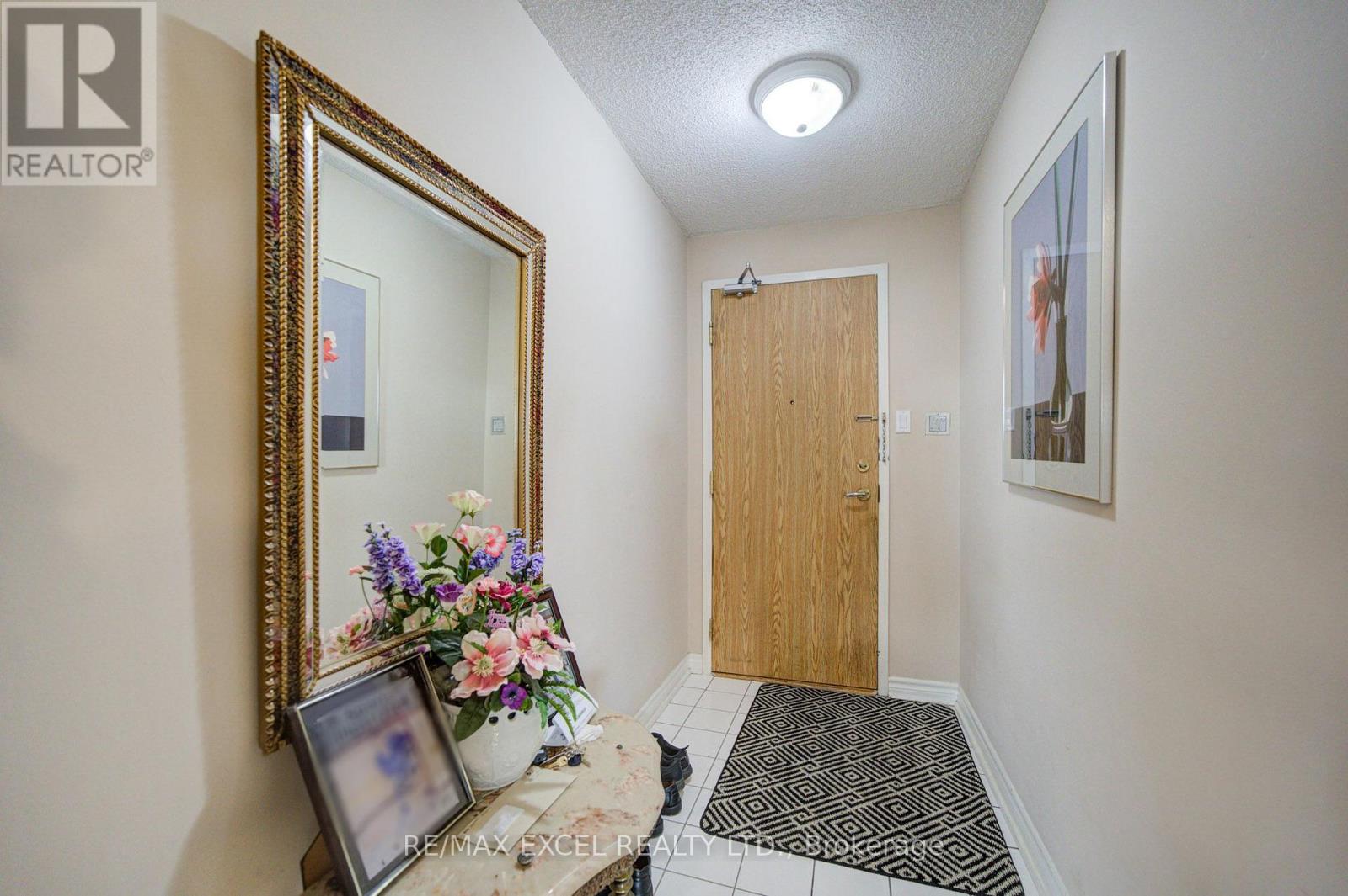 1403 - 300 Alton Towers Circle Property Photo 6