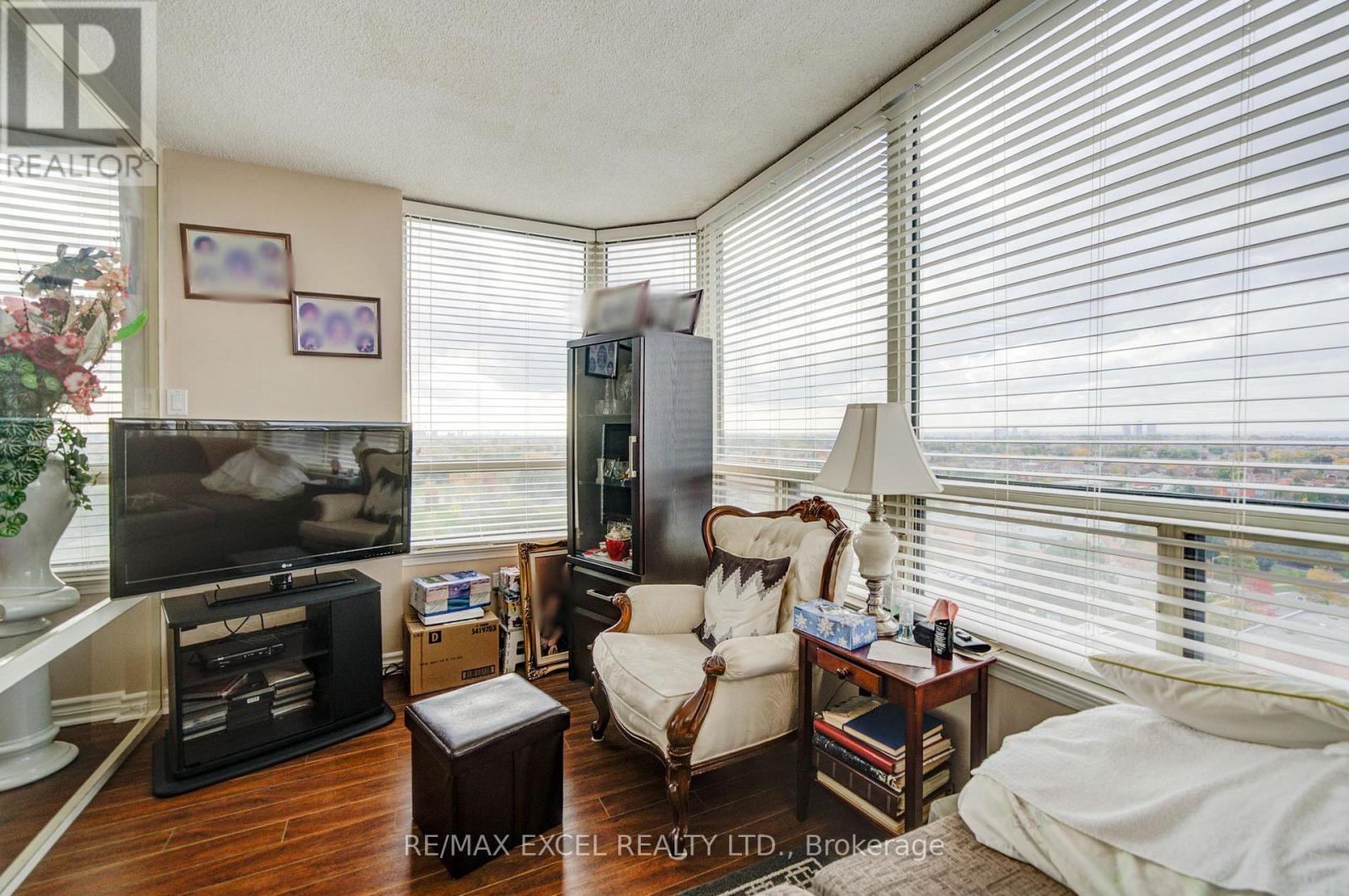 1403 - 300 Alton Towers Circle Property Photo 28
