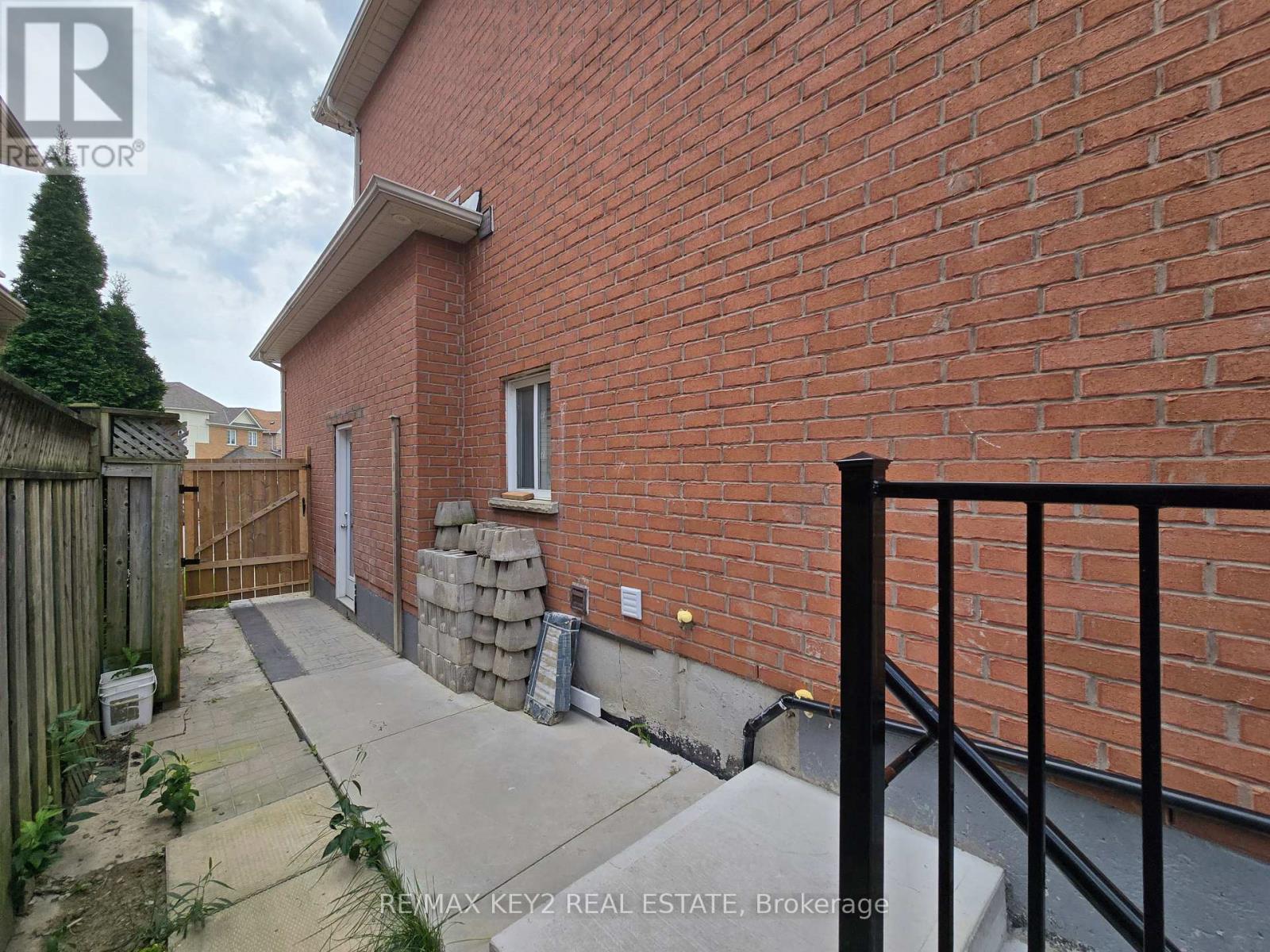 Bsmt - 45 Ball Crescent Property Photo 12