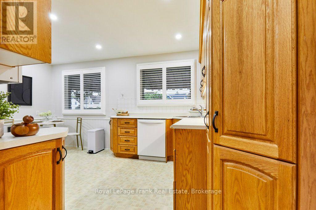 15111 Simcoe Street Property Photo 12